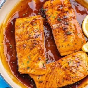 Skillet-Glazed Honey Garlic Salmon Recipe