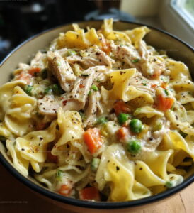 Family-Style Chicken Pot Pie Noodle Skillet Recipe