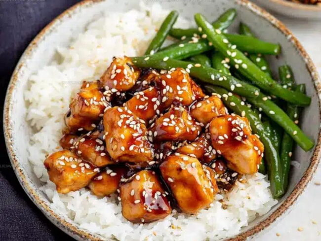 Saucy Chicken Crisp Veg And Rice Together